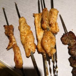 沈陽(yáng)鐵西燒烤探店 一頓燒烤（鐵西店）雞肉串口碑實(shí)評(píng)與實(shí)拍解析